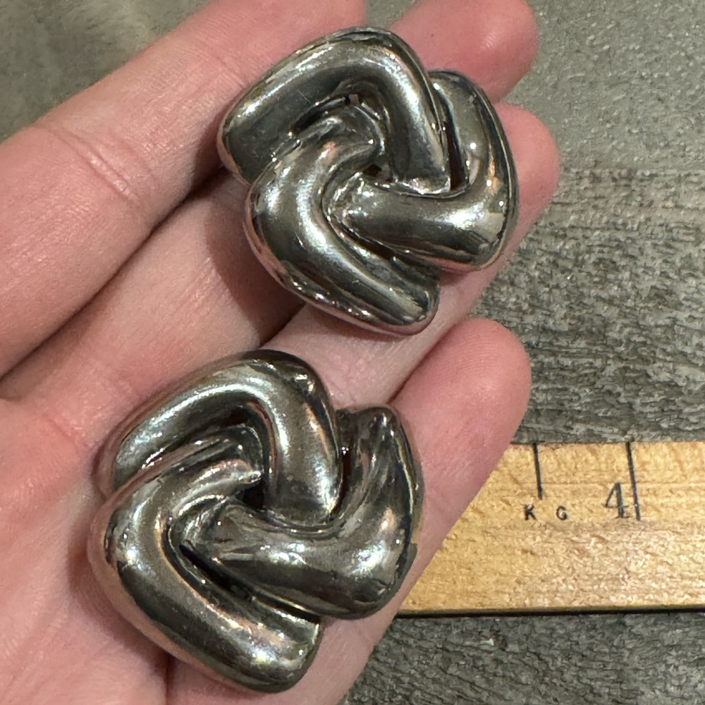 Signed ''TAT'' Mid Century MODERNIST Chrome Geometric Design ClipOn Earrings 24